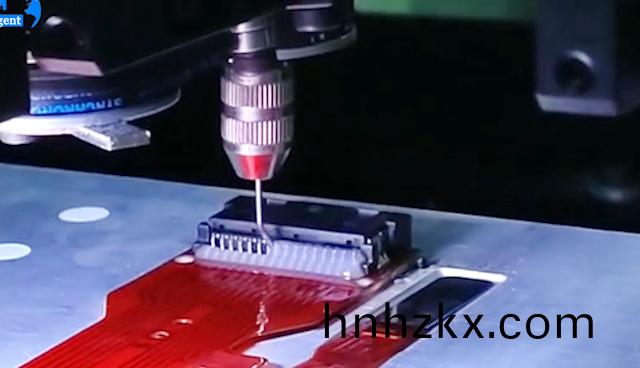 自(zi)動(dong)點(dian)膠機(jī)(ji).jpg